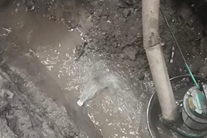 船营地下室伸缩缝堵漏视频